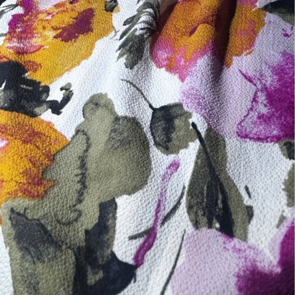 Fig and Flower Multicolor Floral Blouse - Picture 6 of 9